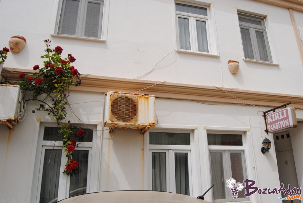 KIRLI PANSİYON BOZCAADA