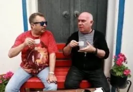 ERKAN CAN VE GÜVEN KIRAÇ KARAVANDA PROGRAMINI BOZCAADA’DA ÇEKTİ