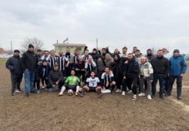 Bozcaada Gençliği, 3 TIR ile feribotu kaldırarak büyük bir başarı elde etti!